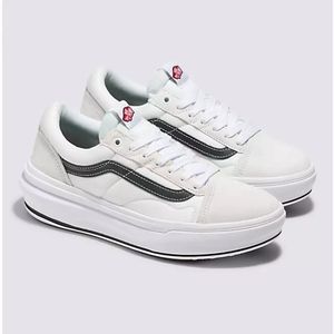Old Skool Overt CC Shoe VANS- brand new shape* ladies 10 or men's 8.5 - White.
